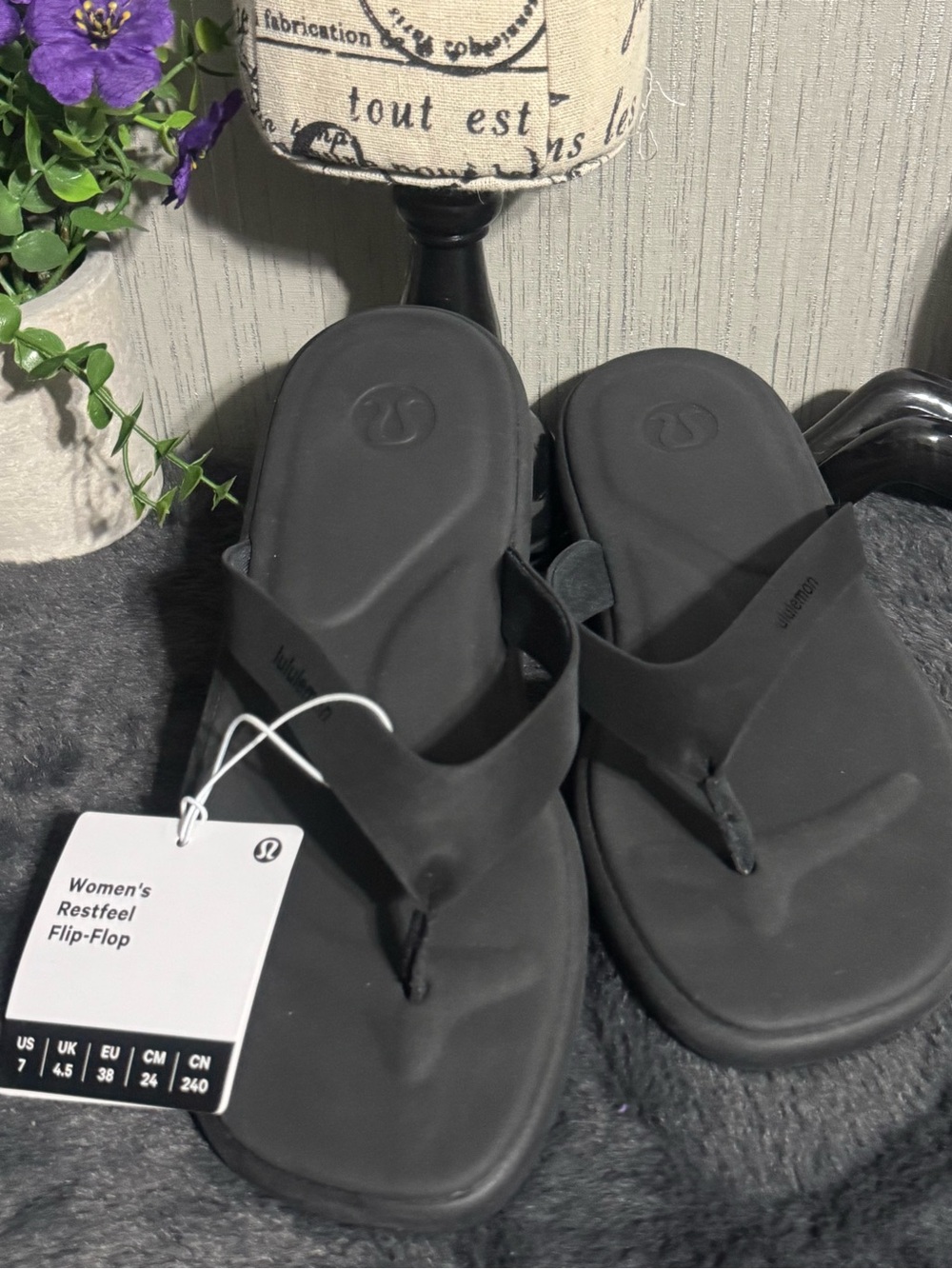 lululemon athletica Black Women's Restfeel Flip-Flop Sandals